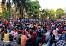 SSC: ‘কোথায় তালিকা? সারারাত পড়ে থাকব,’ হুঙ্কার শিক্ষকদের, ৬টার সময় পেরতেই SSC ভবনে ধুন্ধুমার পরিস্থিতি